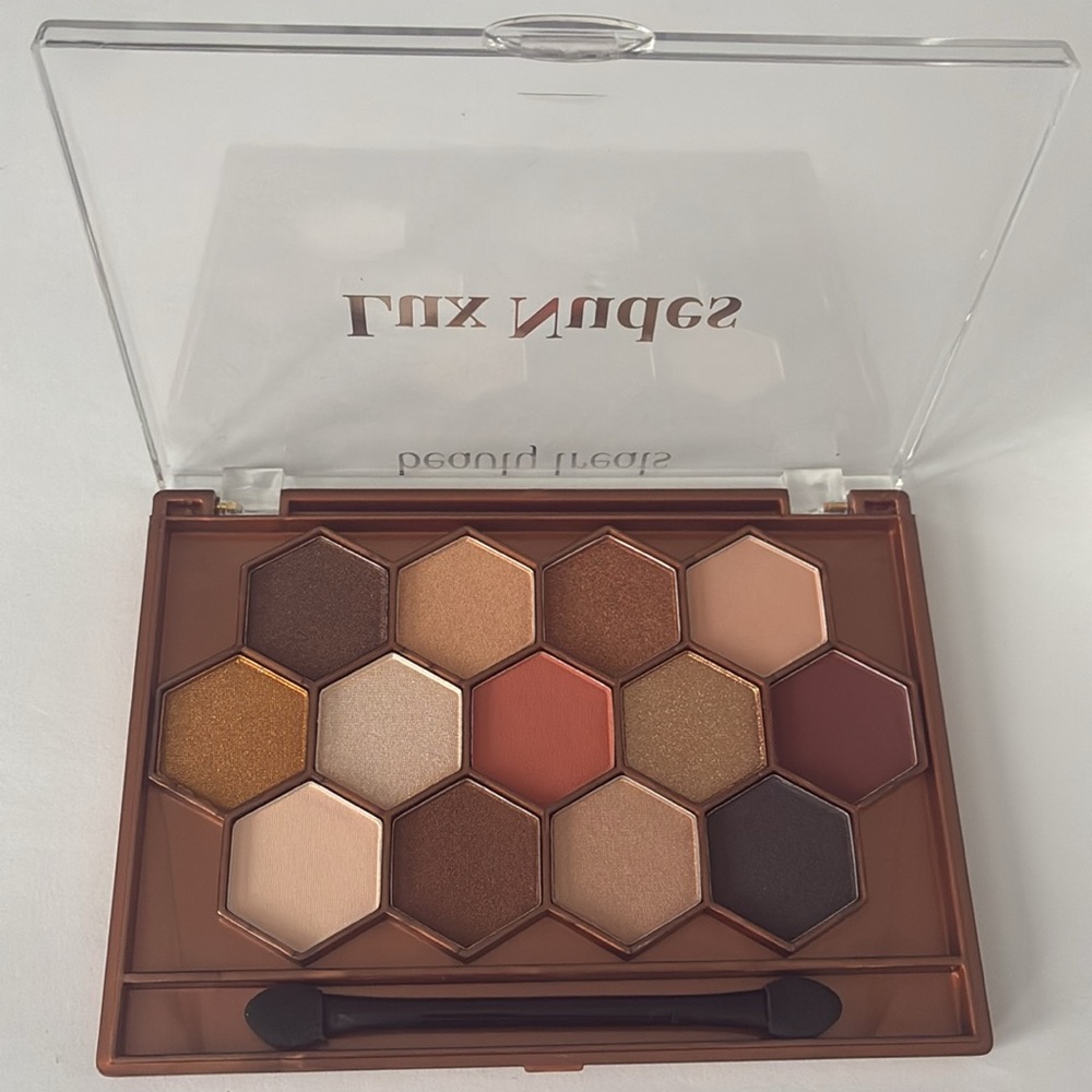 🌿LUX Nudes 13-Color Eyeshadow Palette - Picture 2 of 4